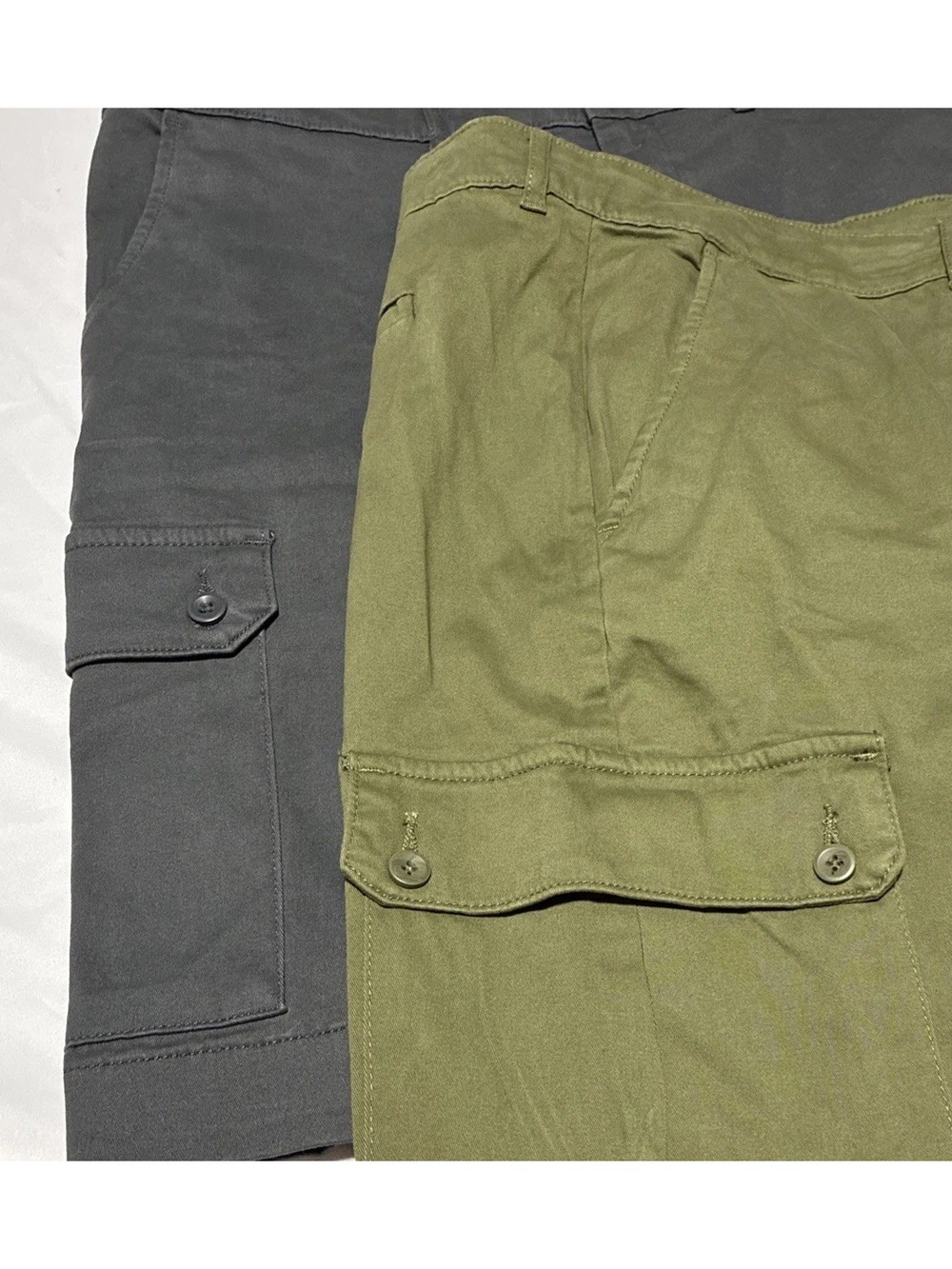 St Johns Bay Mens Cargo Shorts 44 Lot Of 2 NWT Olive Black Comfort Stretch 10"